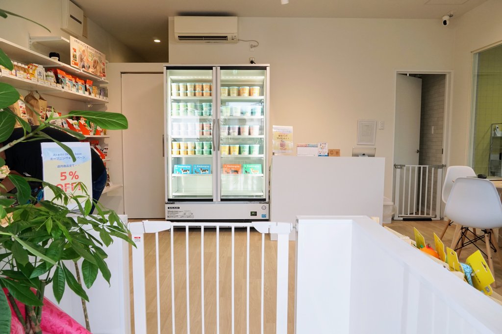 brother dogs Akashi Okubo base店内